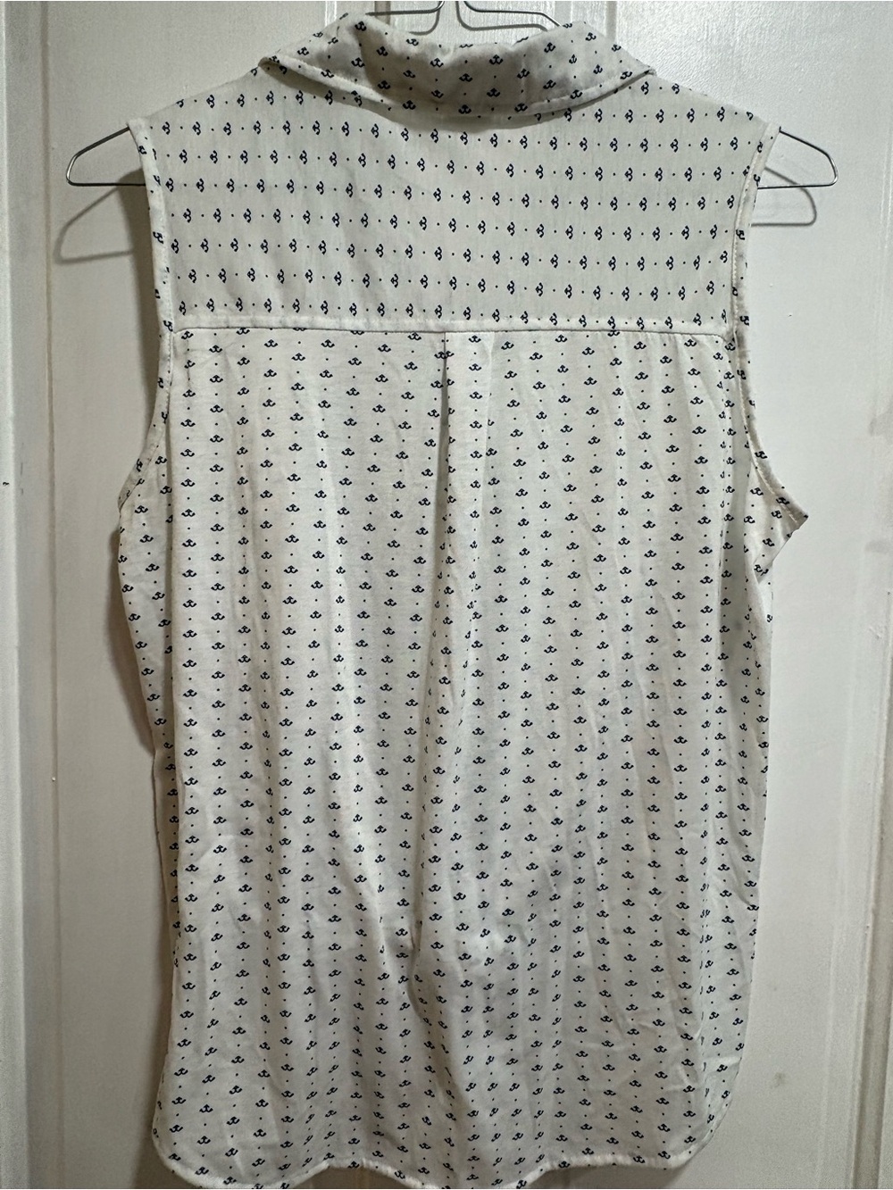 Sleeveless White Button-Down Tie Front Top with Navy Anchor Print - Picture 4 of 7